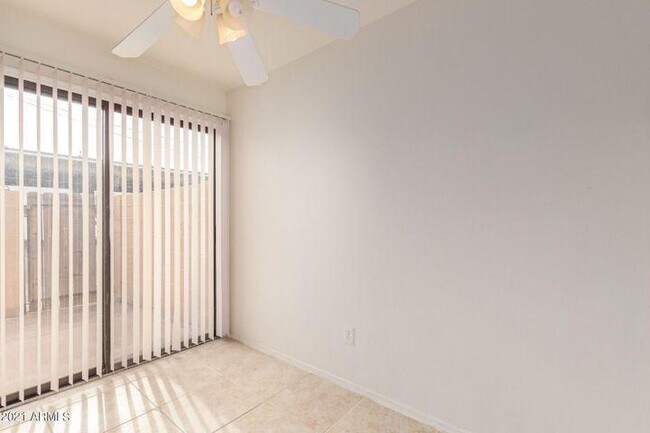 Building Photo - 1042 S Mariana St