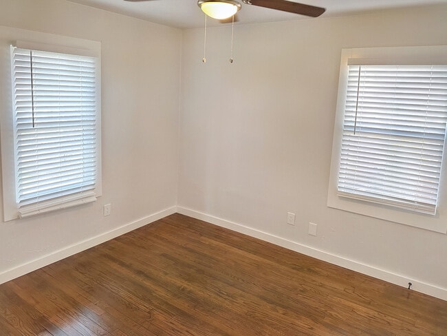 Building Photo - 3221 NE 16th St