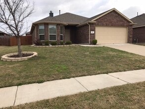 Building Photo - 507 Basswood Ln