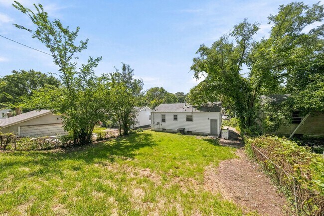 Building Photo - 8515 Jenny Dr
