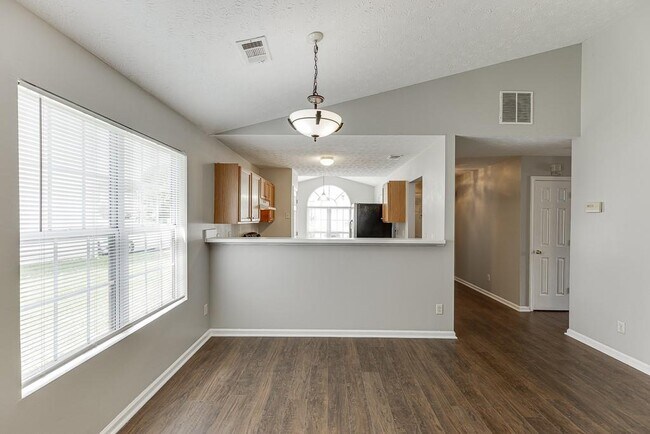 Building Photo - 2195 Oakland Spring Dr