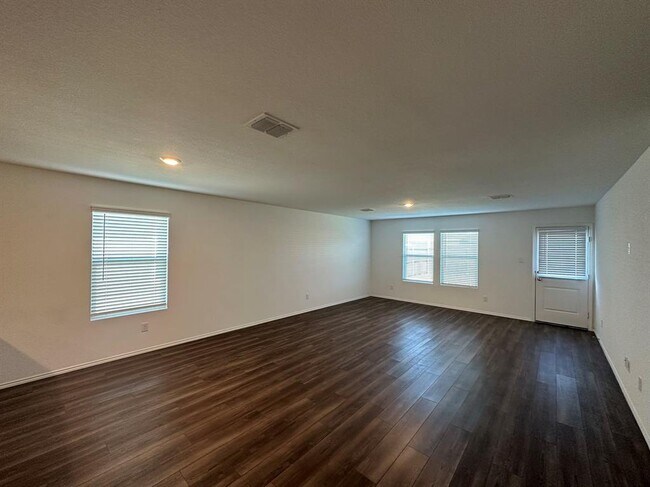Building Photo - 5319 Braemar Wy