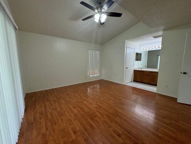 Building Photo - Spacious Home