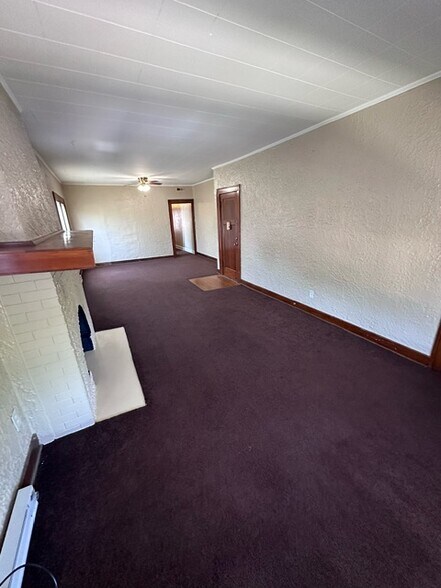 Living Room - 1824 Elsmere Ave