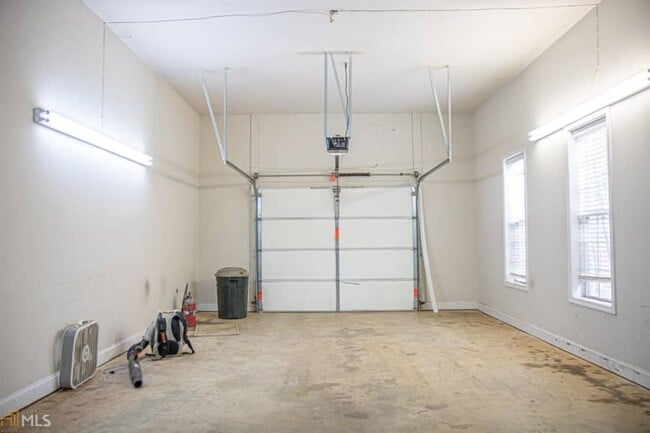 Building Photo - 168 Hamlin Rd