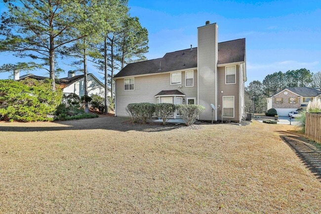 Building Photo - Furnished or Unfurnished 4 Bedroom with Internet Included!