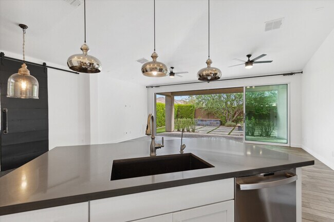 Building Photo - 4713 S Aileron Ln