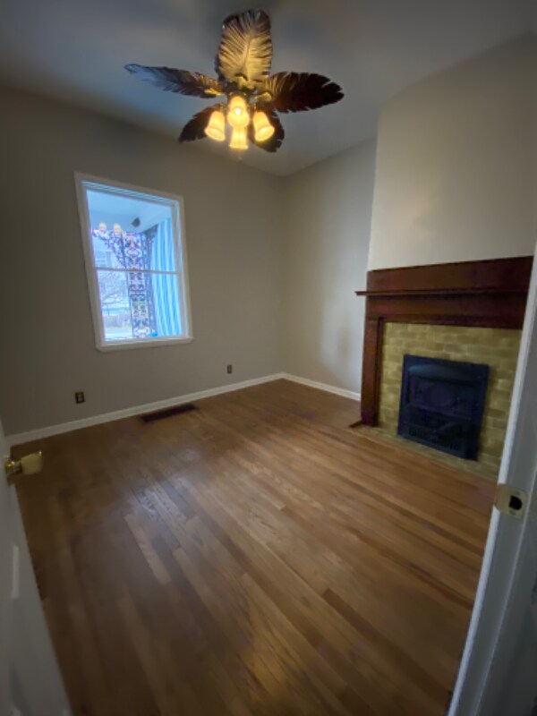 Building Photo - 305 E Main St