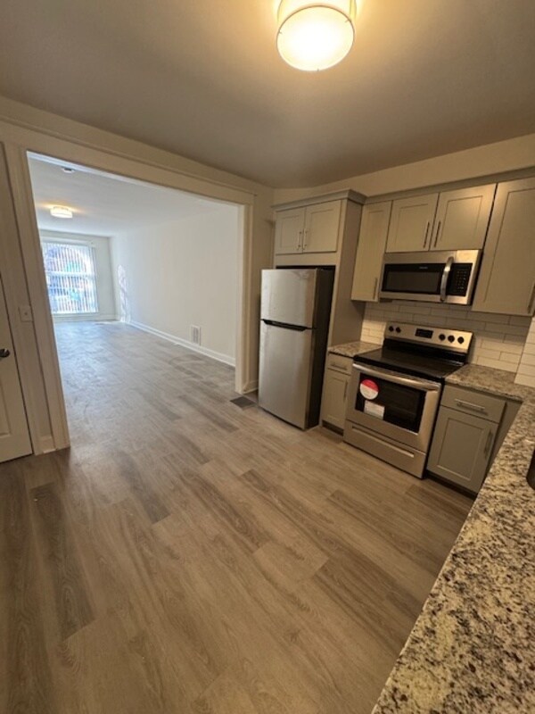 Building Photo - 821 N Collington Ave