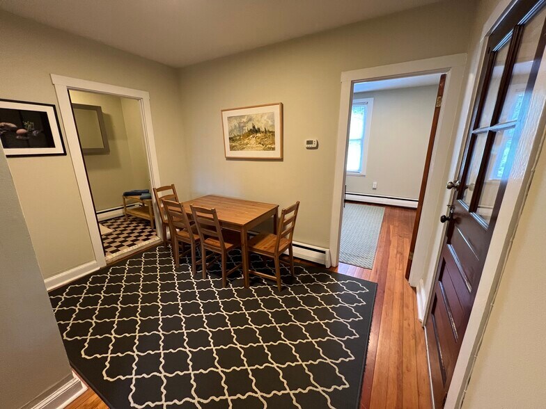 Building Photo - 151 1/2 Bradley St