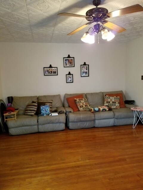 Building Photo - 742 S Fort Thomas Ave