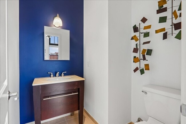 Building Photo - Unbeatable location, Contemporary 1 BD 1.5 BA in Adams Morgan with PARKING, private balcony and R...