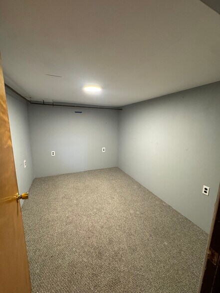 Building Photo - 25 Drive Way