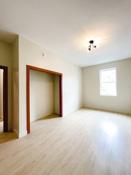 Building Photo - 736 Park Ave NW