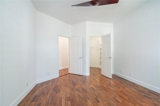 Building Photo - 2519 Bay Pointe Ct