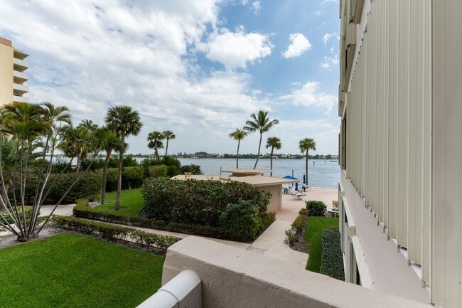 Building Photo - 2600 N Flagler Dr