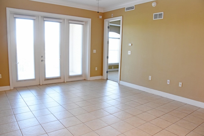 Building Photo - 4300 S Beach Pkwy