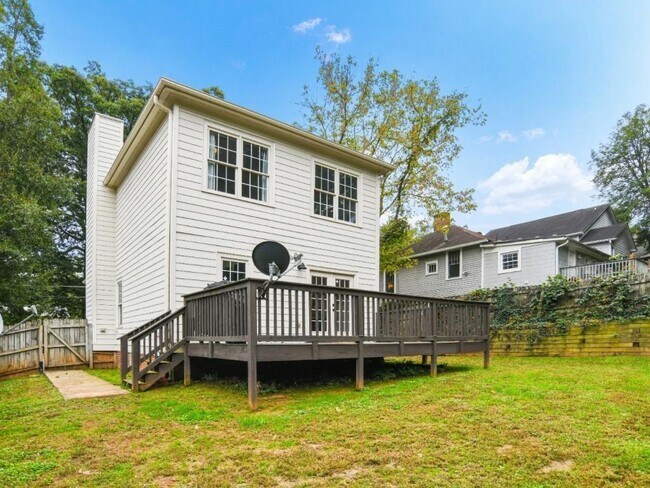 Building Photo - 931 Fern Ave SE