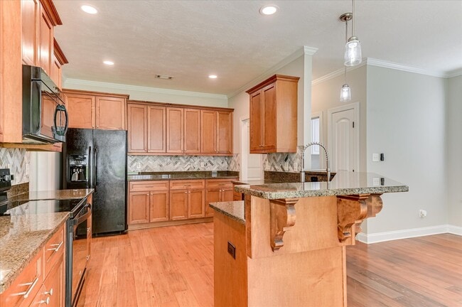 Building Photo - 1111 Sumter Landing Cir