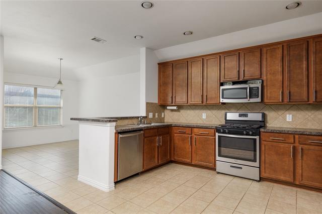 Building Photo - 2300 Castle Creek Dr