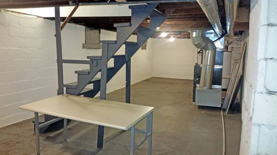 Building Photo - 2846 East Ave