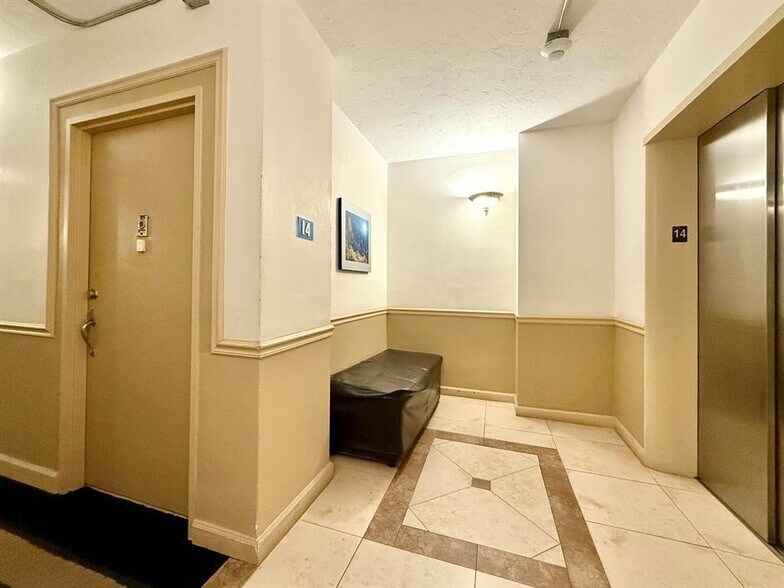 Building Photo - 4250 Galt Ocean Dr