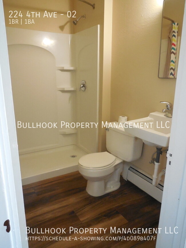 Building Photo - Updated 1 bedroom apartment located in dow...