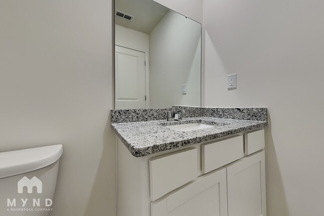 Building Photo - 3015 Fulong Dr