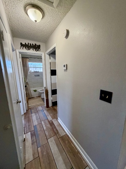 Building Photo - 704 W 13th St