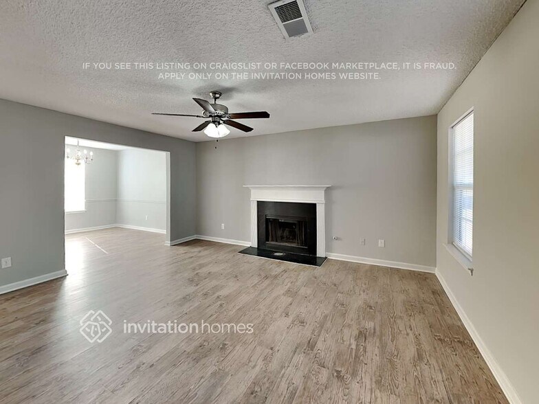 Building Photo - 685 Meadows Ln