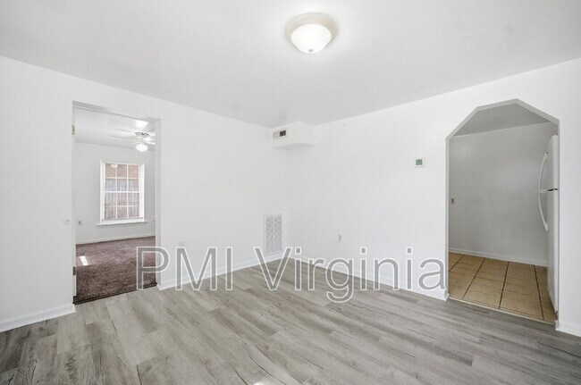 Building Photo - 1482 Old Virginia Beach Rd