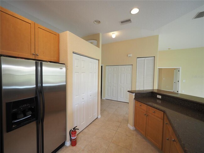 Building Photo - 408 Triano Cir
