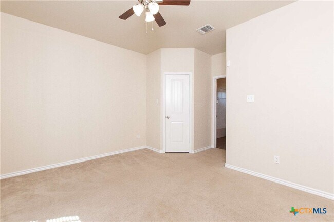 Building Photo - 3302 Vineyard Trail