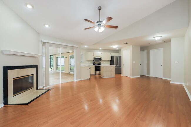 Building Photo - 2612 Brianholly Dr