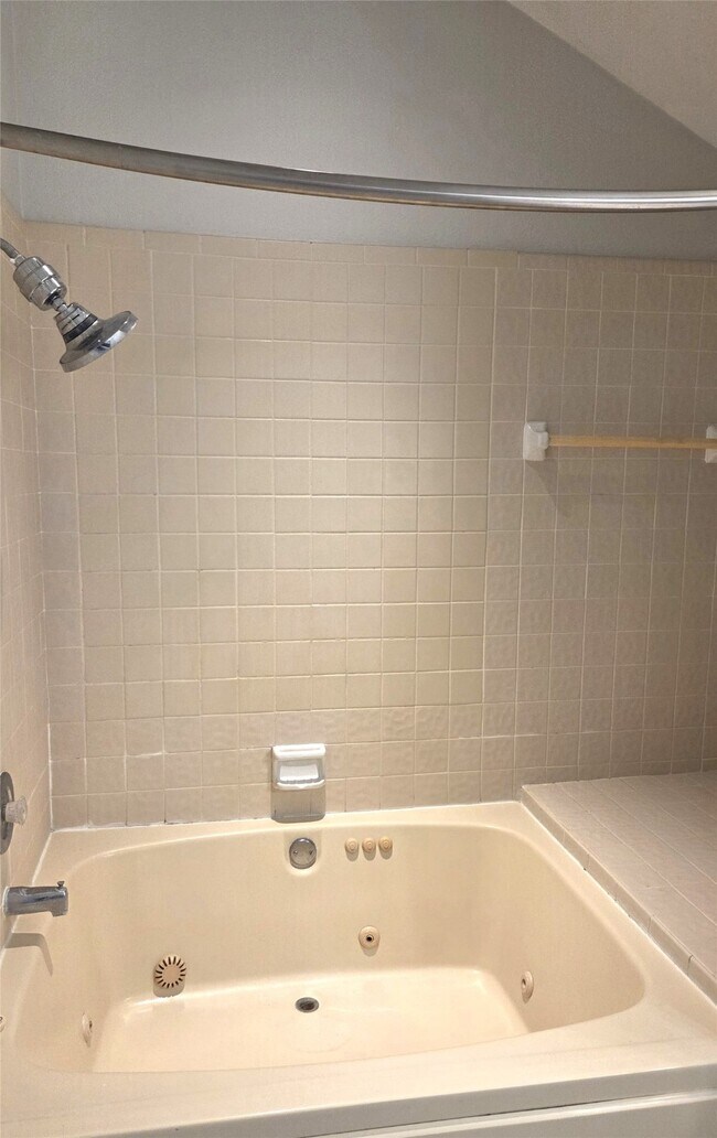 Building Photo - 58 Breezy Point Pl