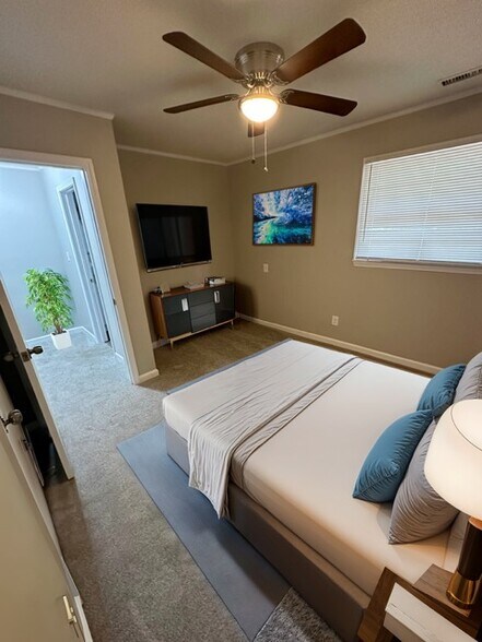 Building Photo - Glendale Apartments