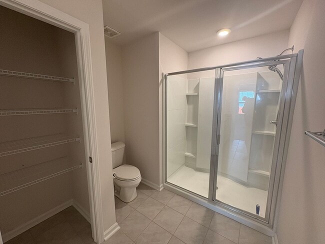 Building Photo - Spacious Townhome Available Now!