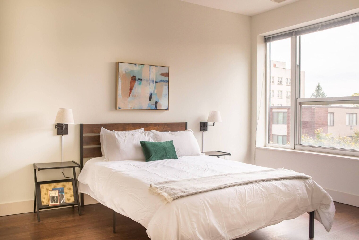 Building Photo - 1040 N Cass St