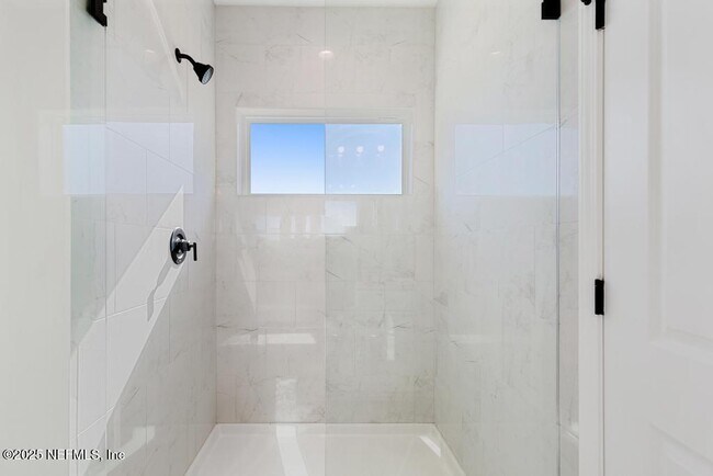 Building Photo - 27 Twilight Ln