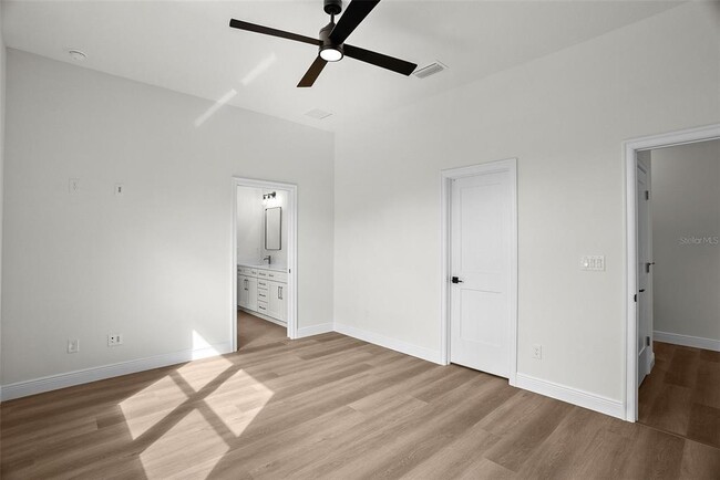 Building Photo - 4009 W Euclid Ave