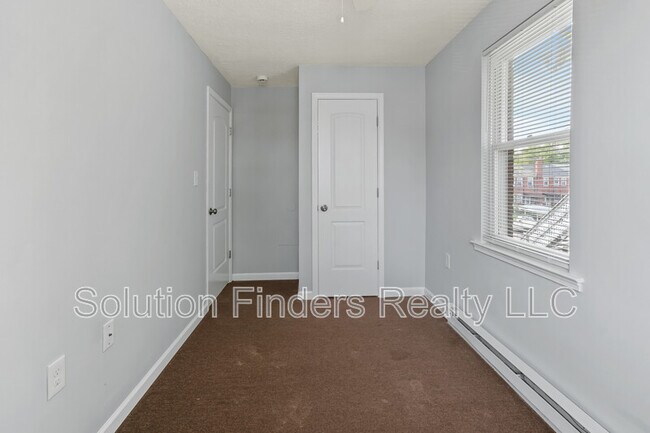 Building Photo - 2956 Yorkway