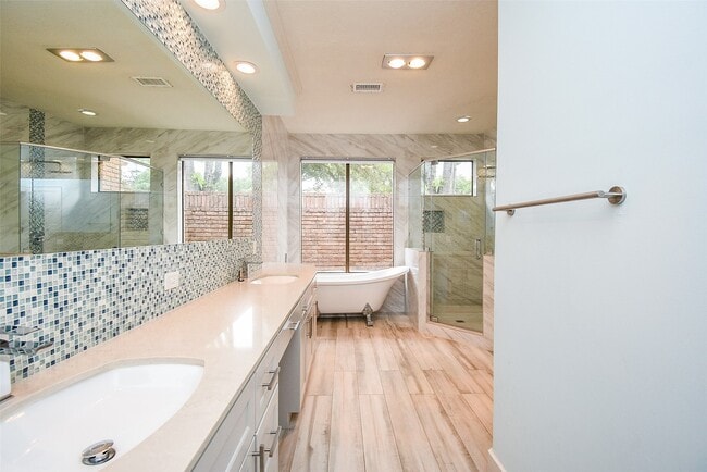 Building Photo - 755 Last Arrow Dr