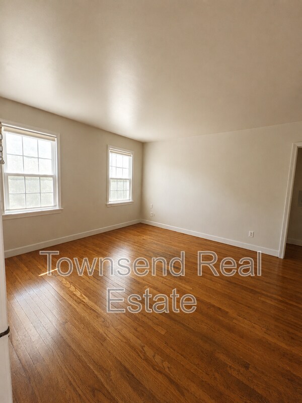 Building Photo - 507 Martine Rd