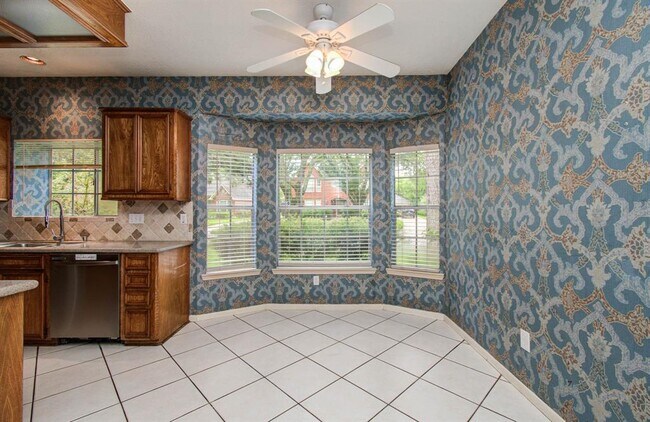 Building Photo - 16839 Willow Bend Ct