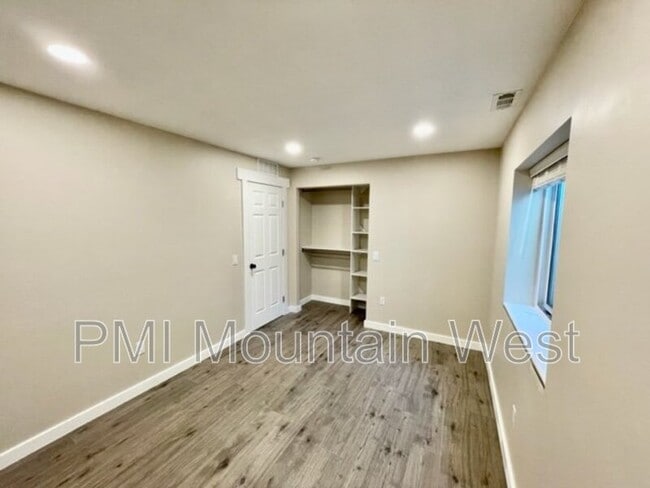 Building Photo - 762 Lacey Way