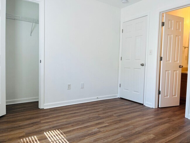 Building Photo - Wow! Check out this charming 3 bedroom 2 b...
