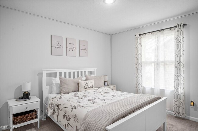 Building Photo - 9256 Preserve Way