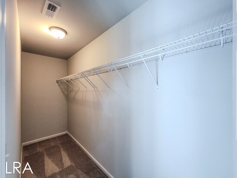 Building Photo - 185 Buckhorn Ave