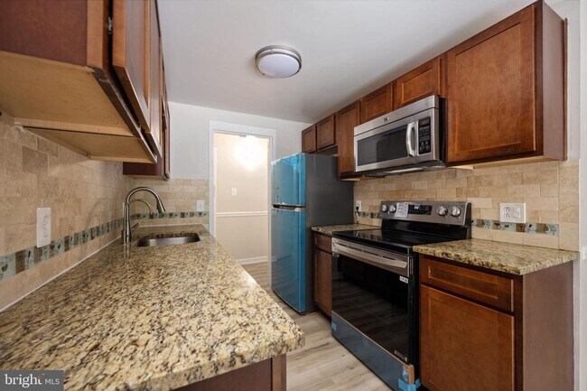 Building Photo - 11659 Stoneview Square