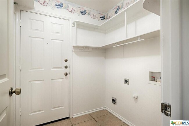 Building Photo - 2021 Kass Cove